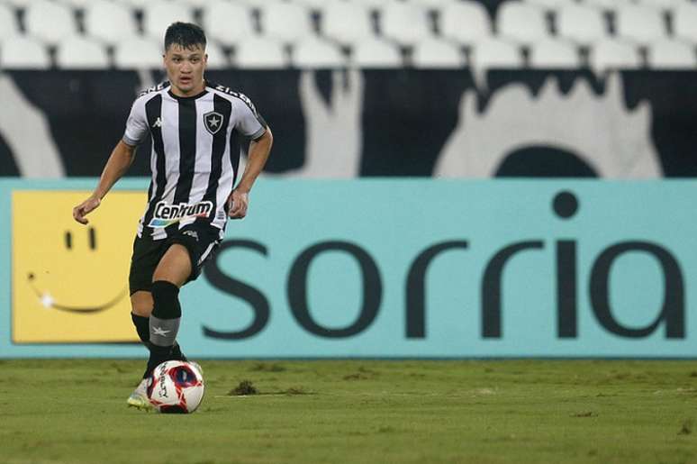 Ronald foi o jogador com mais dribles contra o Vila Nova (Foto: Vítor Silva/Botafogo)