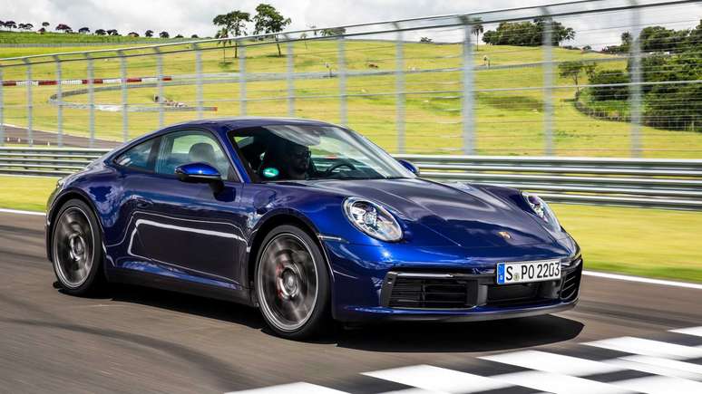 Porsche 911: esportivo no top 5 de vendas entre importados.