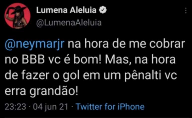 Tuíte excluído por Lumena criticando Neymar após não converter a cobrança de pênalti (Reprodução / Twitter)