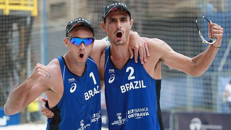 Dupla formada por André Stein e George disputará as semifinais