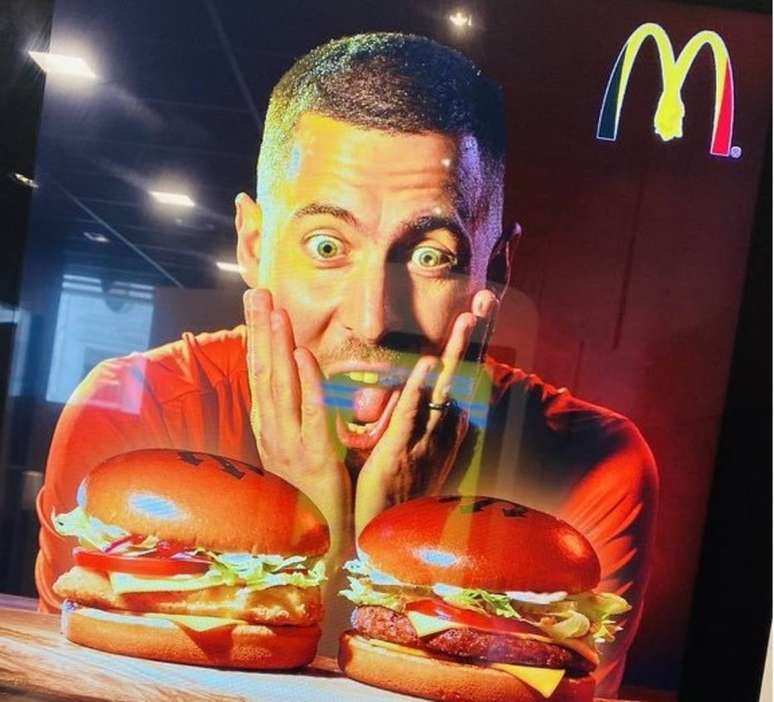 Imagem de Hazard em campanha do McDonald's causa polêmica na Espanha