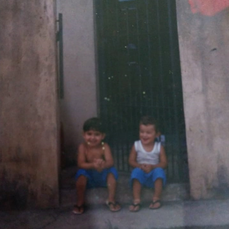 At&eacute; os 9 anos de idade, Victor teve diversas doen&ccedil;as respirat&oacute;rias, como bronquite, e disse que quase morreu