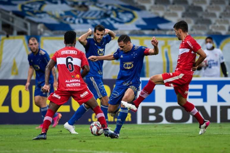 O Cruzeiro não conseguiu evitar nova derrotar para o CRB em casa e já liga o alerta na Série B-(Bruno Haddad/Cruzeiro)