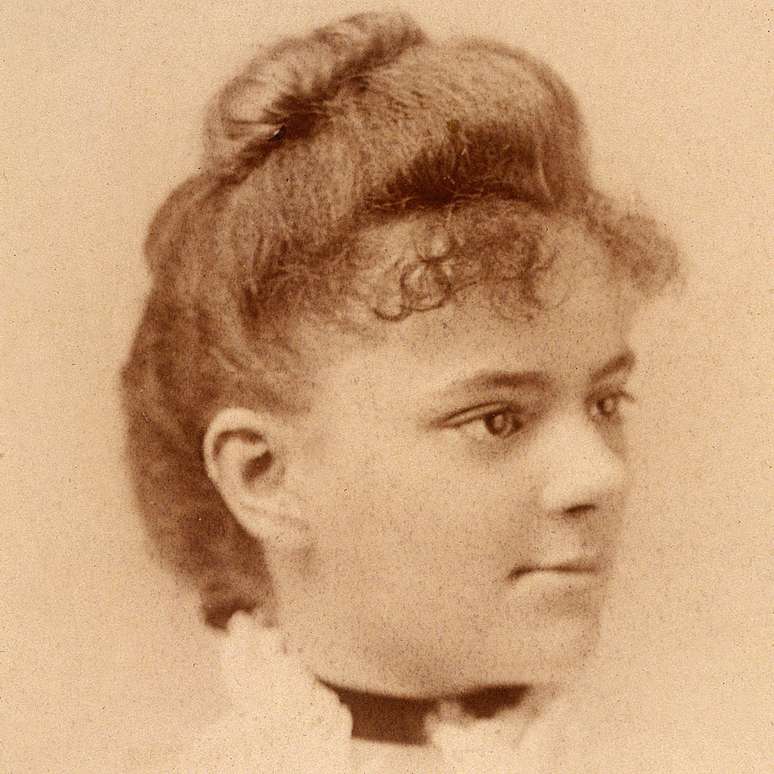Ela se formou em medicina em 1849. Cinco anos depois, a irmã Emily se tornaria a terceira mulher a obter o mesmo diploma
