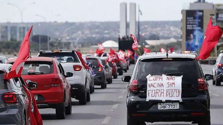 Manifestantes protestam contra Copa Am&eacute;rica no Brasil