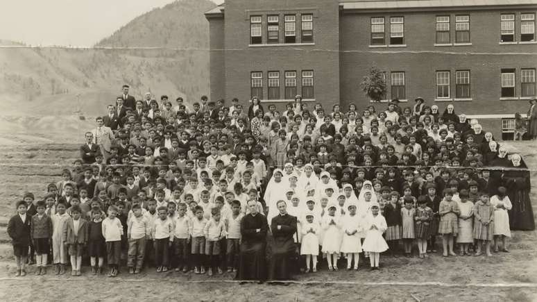 A escola Kamloops em 1937: local tinha capacidade para abrigar até 500 crianças