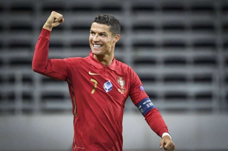 Cristiano Ronaldo deverá decidir seu futuro após a participação na Eurocopa (Foto: Janerik HENRIKSSON / AFP)