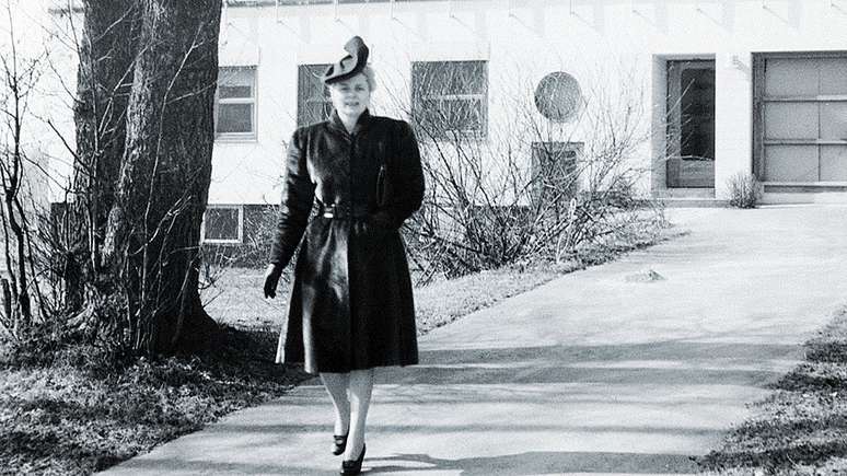 Ela saiu para trilhar sozinha seu caminho pelo mundo