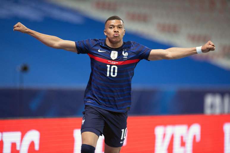 O atacante Kylian MBappe em jogo pela Seleção da França