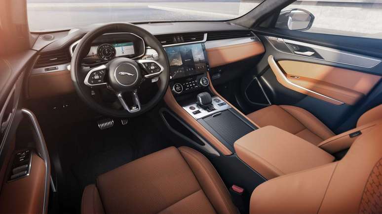 Jaguar F-Pace: interior totalmente renovado e central multimídia de 11,4’’.