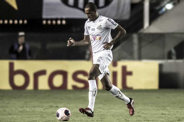 Luiz Felipe atravessa bom momento no Santos (Foto: Ivan Storti/Santos)