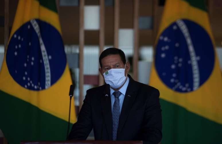 Sem citar o nome de Tite, vice-presidente Hamilton Mour&atilde;o disse que se t&eacute;cnico n&atilde;o quiser treinar a sele&ccedil;&atilde;o pode ir trabalhar no clube Cuiab&aacute;