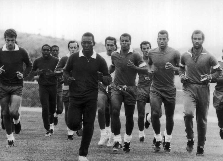Preparo f&iacute;sico da sele&ccedil;&atilde;o de 1970, feito sob comando de militares, foi elogiada na Copa