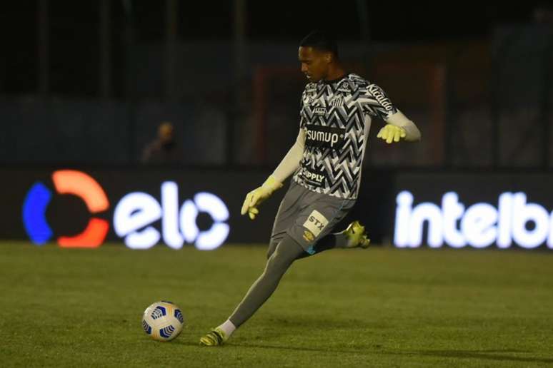 O goleiro John voltou ao time titular do Santos com Fernando Diniz (Foto: Ivan Storti/Santos FC)