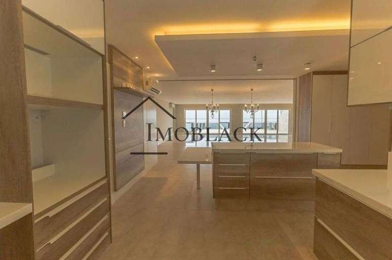 Os valores de IPTU e condom&iacute;nio tamb&eacute;m s&atilde;o altos.