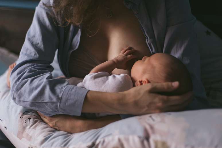 Os anticorpos podem chegar no bebê por meio do leite materno