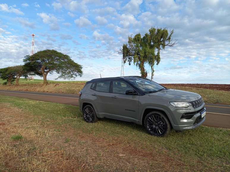 Avaliação Jeep Compass turbo brilha menos o câmbio