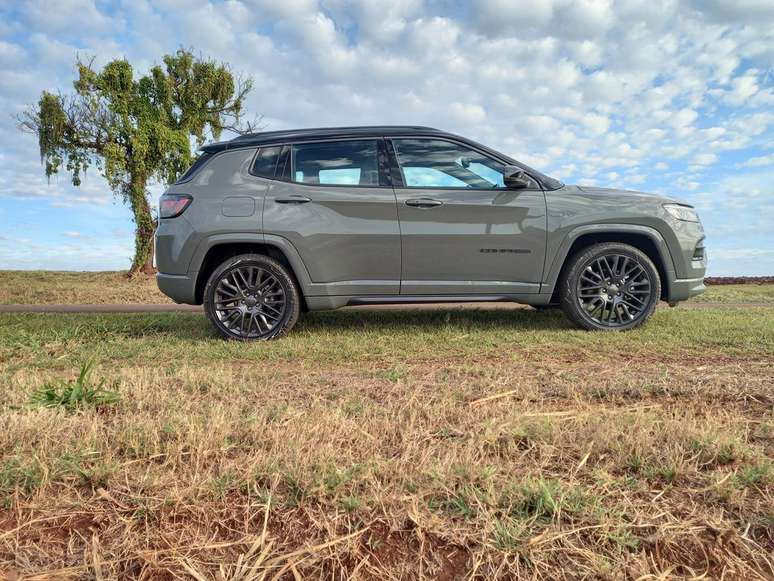 Jeep Compass Série 80 Anos: beleza comentada em todas as paradas.