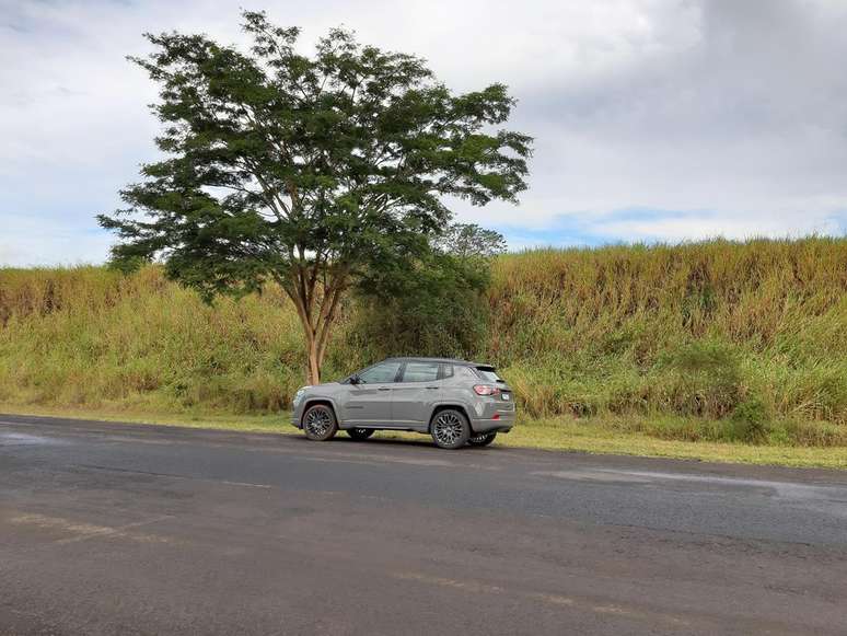 Jeep Compass fez o trajeto de ida com etanol e o de volta com gasolina.