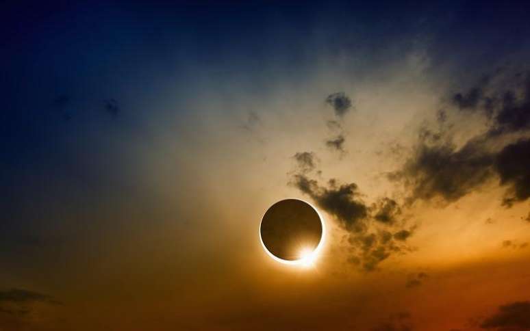Dia 10 de junho pela manhã, com auge por volta das 8h, teremos o segundo Eclipse do ano, um Eclipse Solar em Gêmeos. -