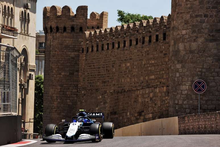 Nicholas Latifi nas ruas de Baku 