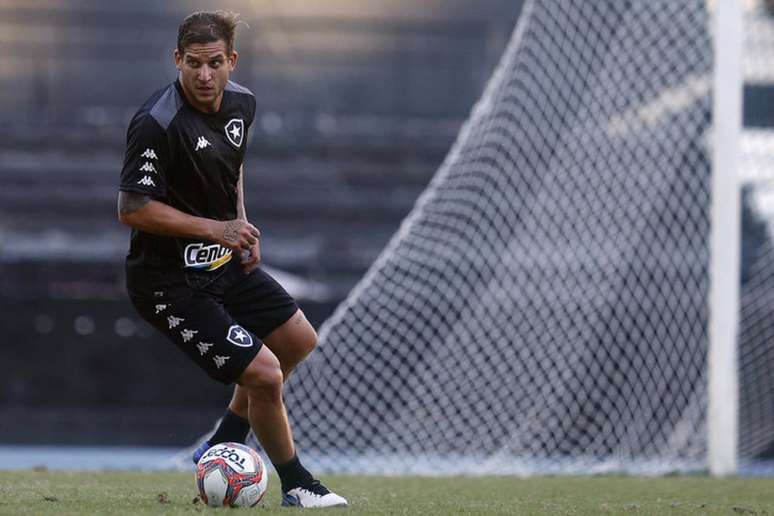 Rafael Moura em treinamento (Foto: Vítor Silva/Botafogo)