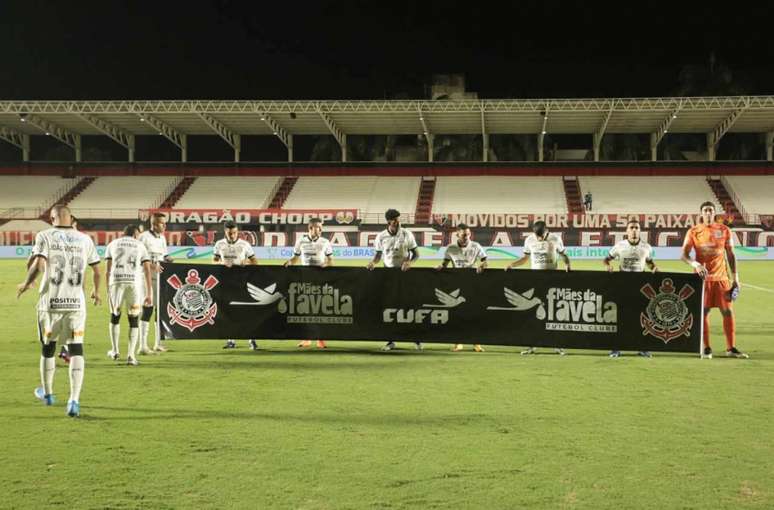 Corinthians de Sylvinho tem 33% de aproveitamento em quatro partidas (Foto: Rodrigo Coca/Ag.Corinthians)