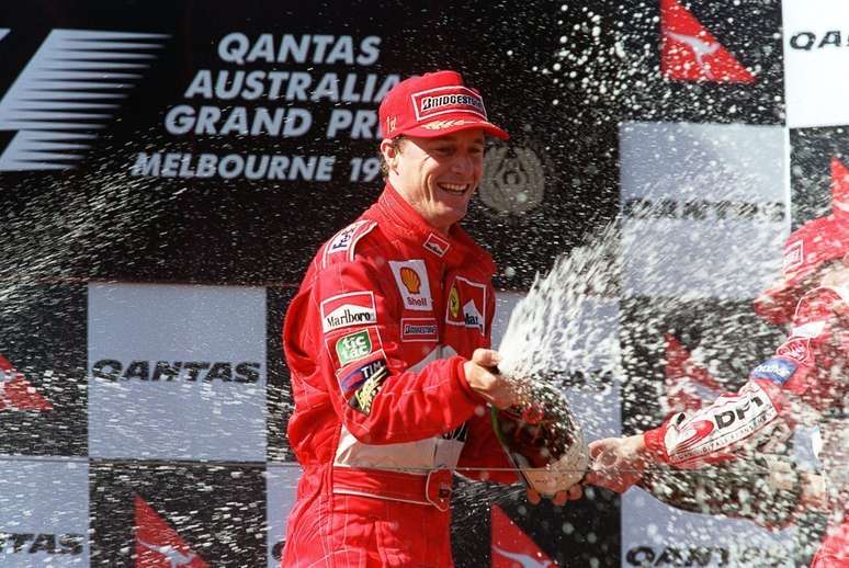 Eddie Irvine foi companheiro de Michael Schumacher na Ferrari 