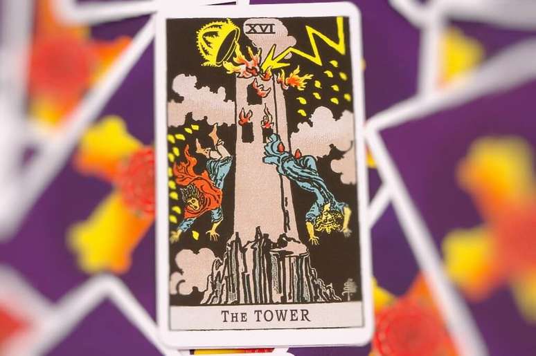 Um Tarot para a Nova Era: a Torre • Guia da Alma