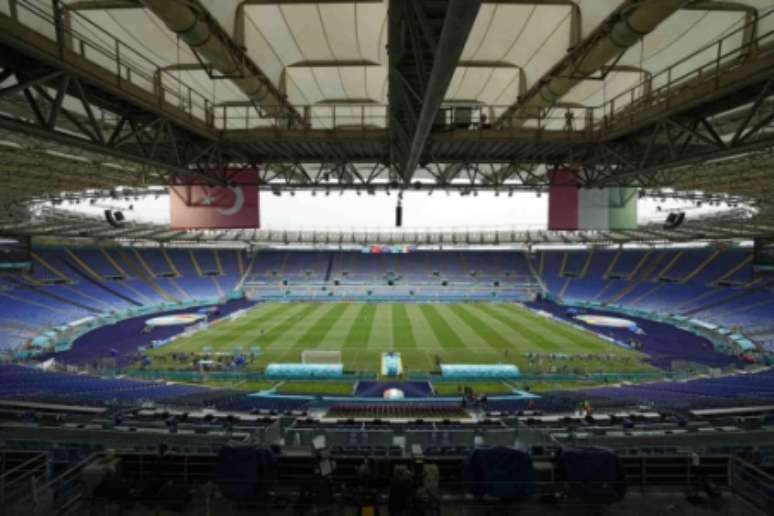 Estádio Olímpico de Roma está pronto para a estreia da Eurocopa (Foto: ANDREW MEDICHINI / POOL / AFP)