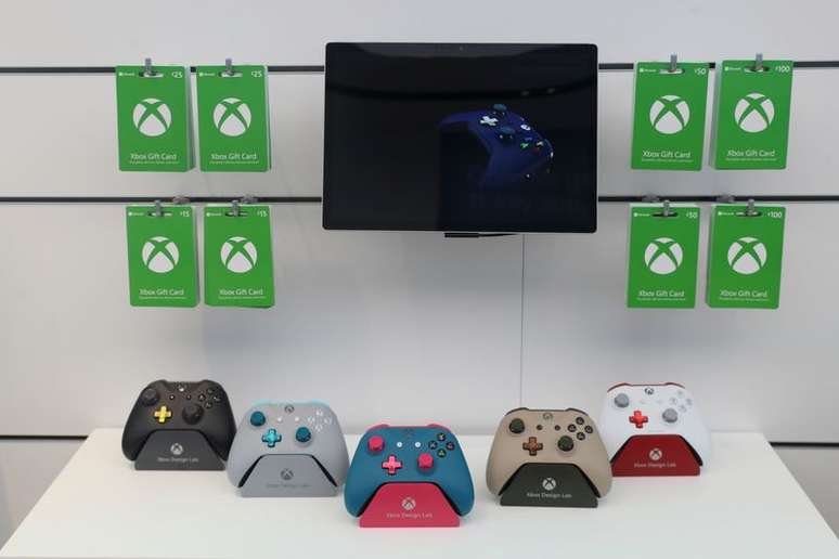 Controles do console Xbox em loja da Microsoft em Londres, Inglaterra 
09/07/2019
REUTERS/Simon Dawson