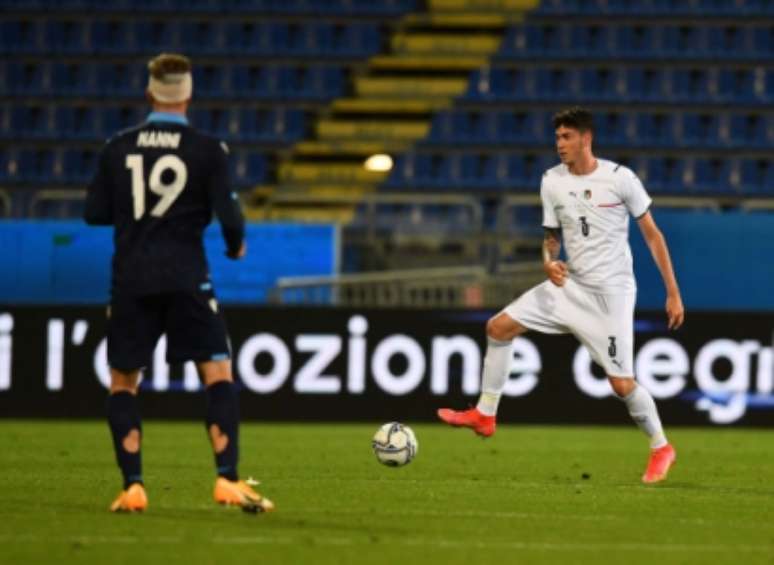 Bastoni vai disputar vaga no time titular da Itália (Foto: Divulgação / Site oficial da Federação Italiana de Futebol)