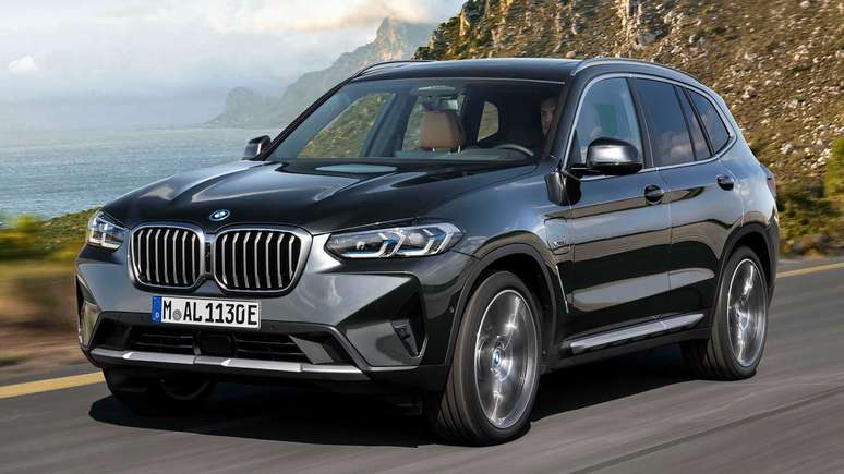 BMW X3 ganhou novos faróis com assinatura visual em led.