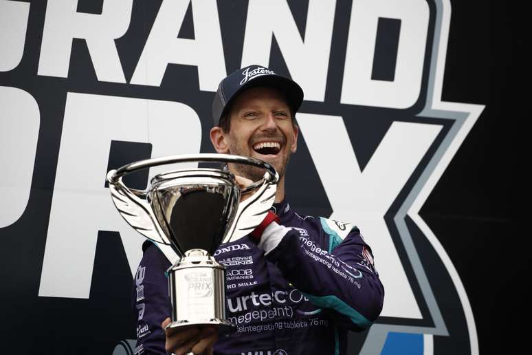 Romain Grosjean festeja o primeiro pódio na Indy 