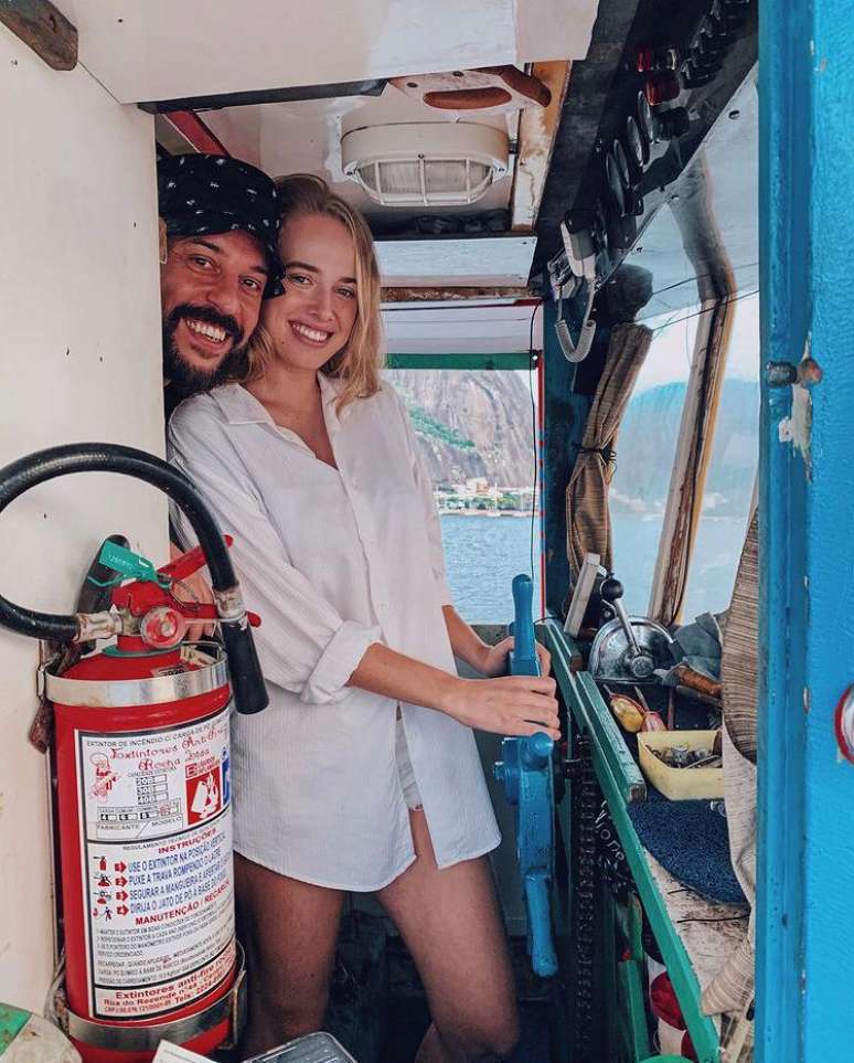 Os dois assumiram o romance recentemente.