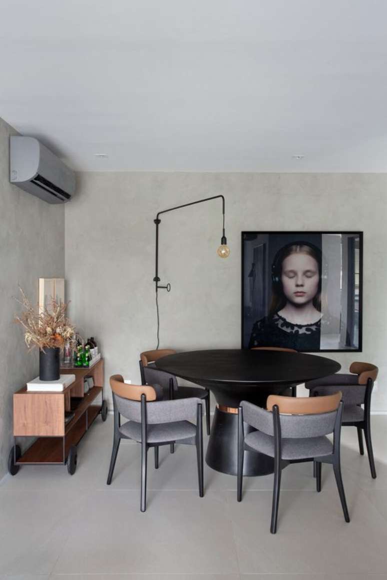 7. Mesa cone preta na sala de jantar moderna – Foto Studio Roa