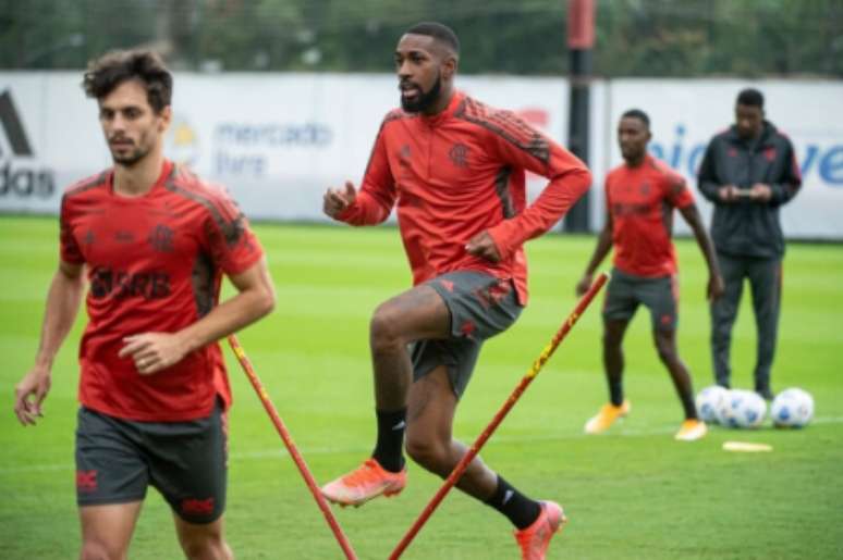 Gerson e Rodrigo Caio no treino (Foto: Alexandre Vidal/Flamengo)