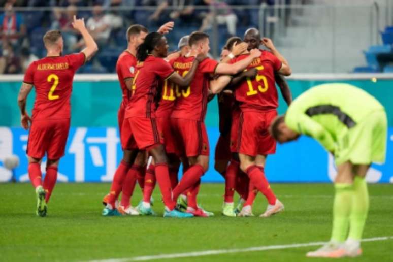 Comemoração do gol de Meunier (Foto: DMITRI LOVETSKY/POOL/AFP)