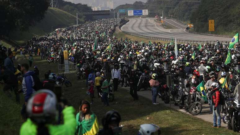 Evento causou aglomeração na estrada e em São Paulo