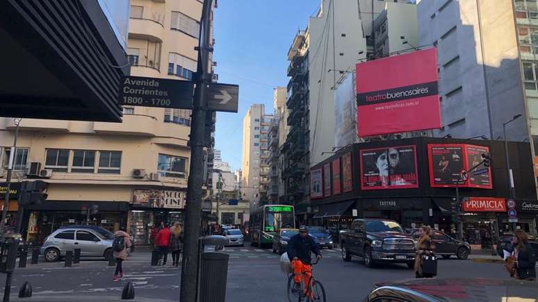 Av Corrientes, em Buenos Aires, em Buenos Aires, onde Tenorinho fez seu último show; ele era considerado um dos principais talentos da bossa nova