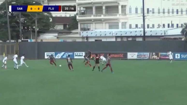 Lance da jogada do primeiro gol do Fluminense (Foto: Reprodução/CBF TV/Eleven Sports)