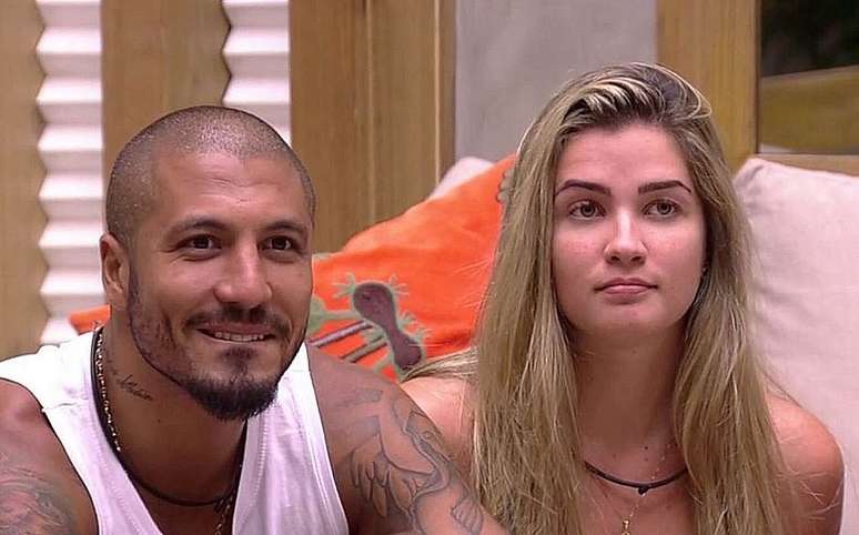 Aline e Fernando no BBB15. TV Globo/Reprodução