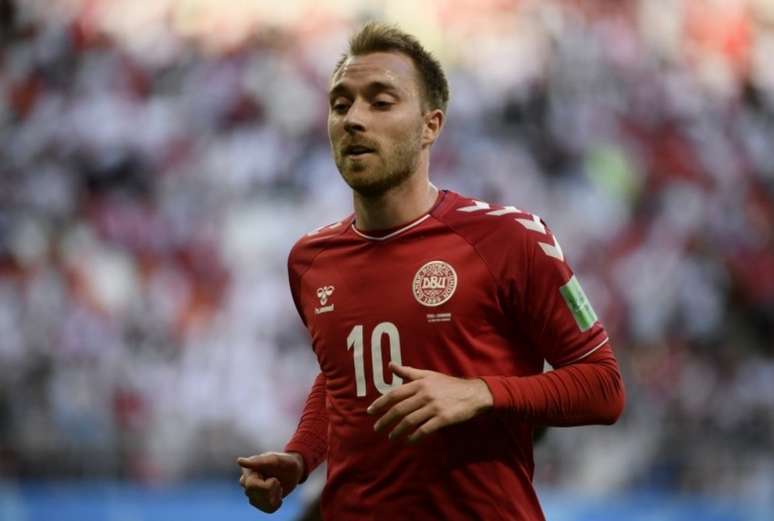 Eriksen sofreu um mal súbito em campo(AFP)