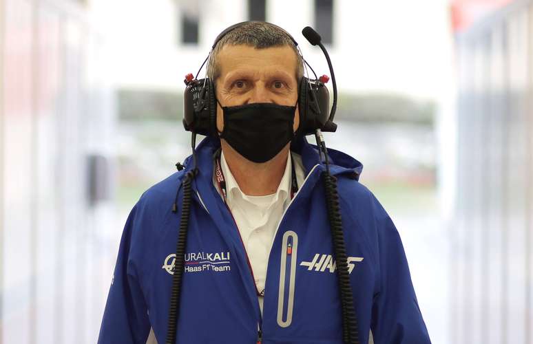 Guenther Steiner minimizou o incidente entre seus dois pilotos no GP do Azerbaijão 