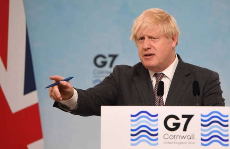 Boris Johnson durante coletiva de imprensa no fim da cúpula