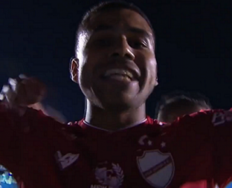 Dudu comemora seu tento que jogou o Tigre para as primeiras posições na classificação da Série B (Foto: Reprodução/SporTV)