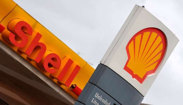 Logotipo da Shell em frente a posto de combustíveis da empresa. 31/1/2008. REUTERS/Toby Melville