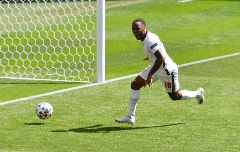 Raheem Sterling é o camisa 10 da Inglaterra 13/6/2021  England's Pool via REUTERS/Justin Tallis