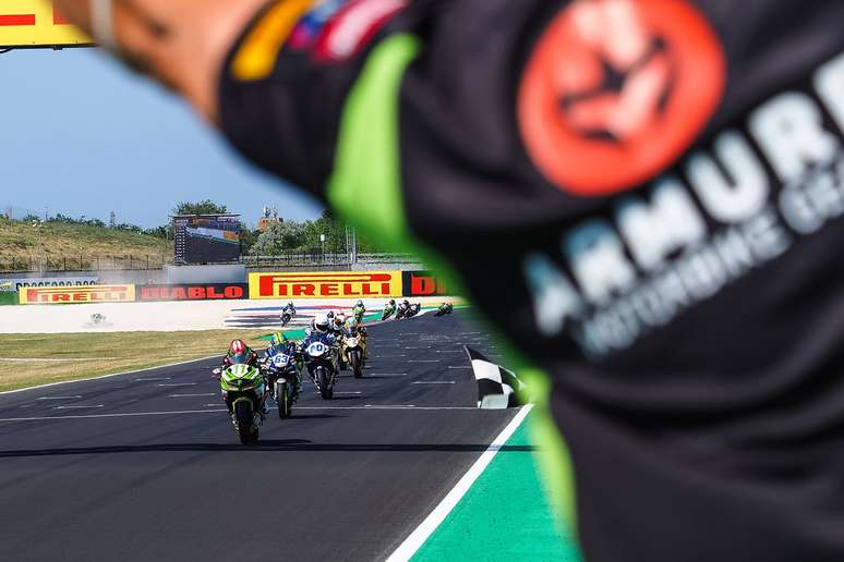 Ana Carrasco venceu em Misano no Mundial de Supersport 300 