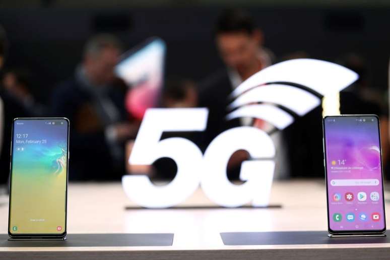 Aparelhos de celular da Samsung com tecnologia 5G em Barcelona, Espanha 
25/02/2019
REUTERS/Sergio Perez